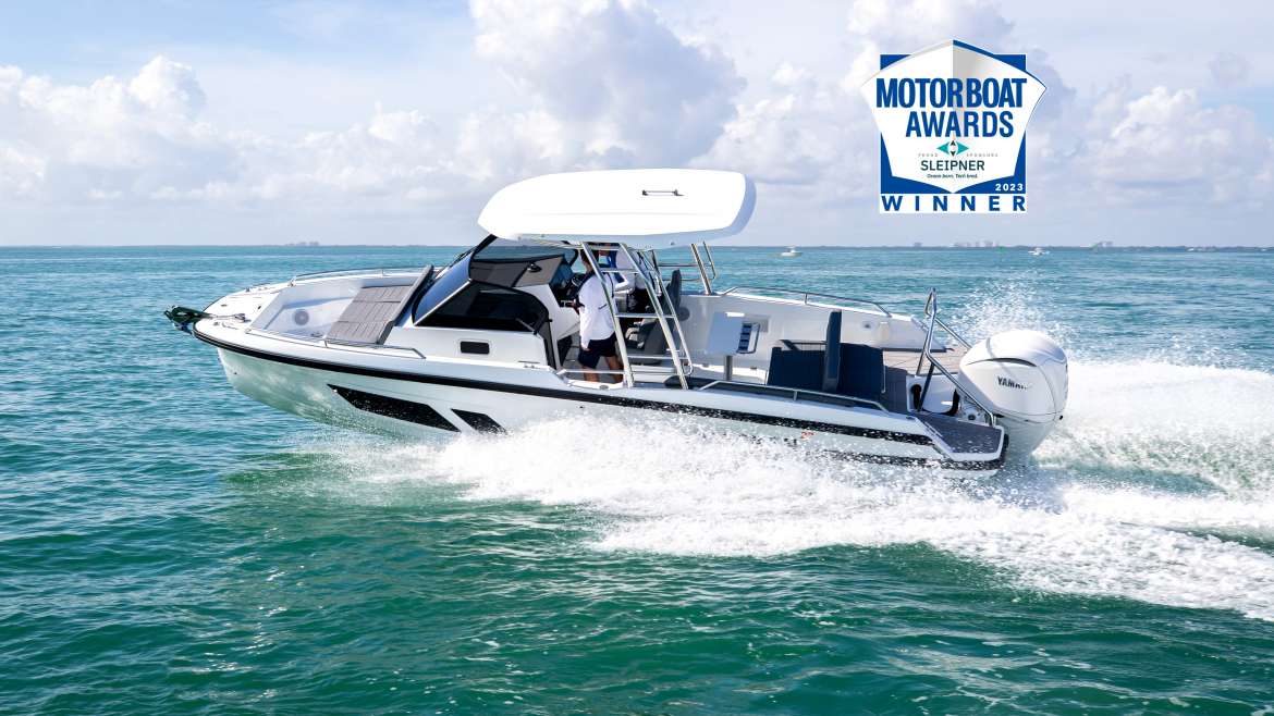 2023 Motorboat Awards Winner : QUARKEN 27 T-Top